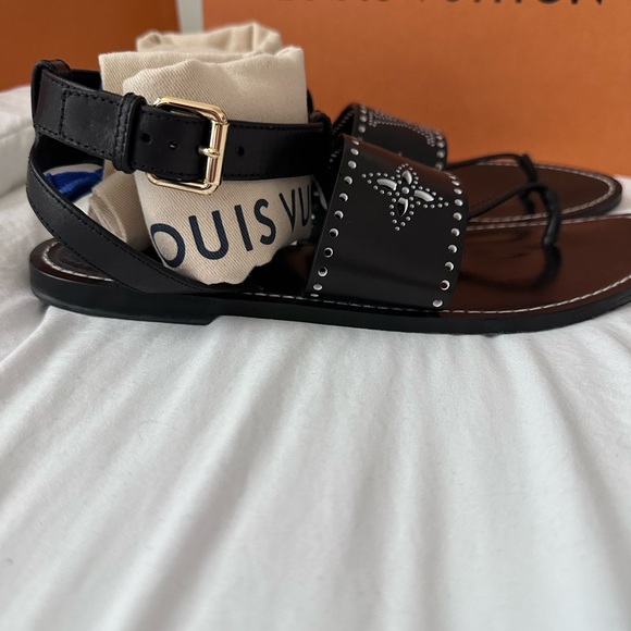 Authentic Louis Vuitton Sandals - Picture 4 of 7